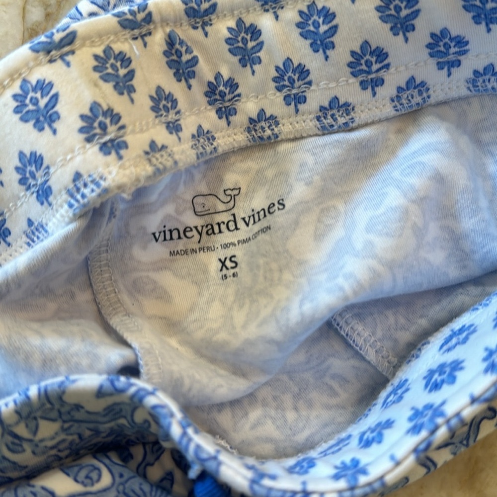 Vineyard vines girls shorts size Xs 5-6 - Picture 3 of 3